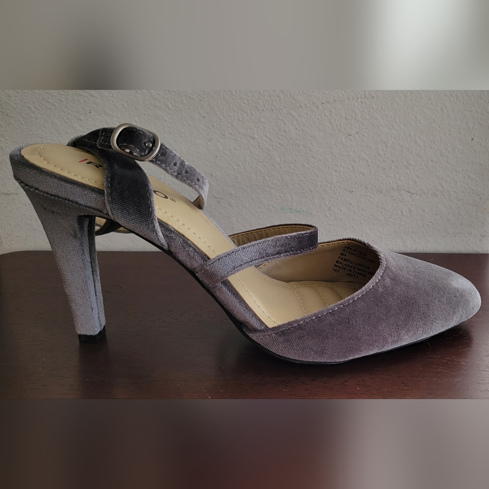 Rialto Women's Elegant Gray Heels - Picture 3 of 12